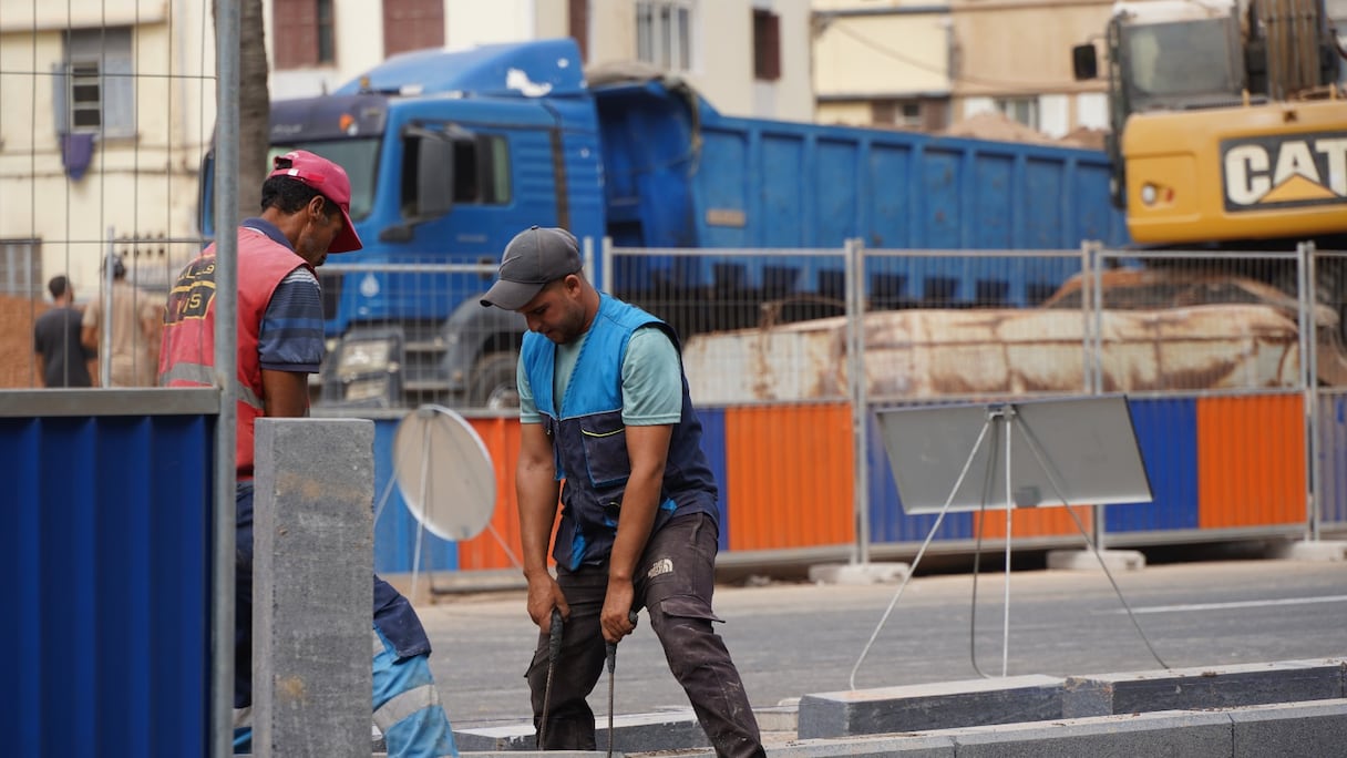 أشغال تهيئة شارع الزرقطوني (عادل كدروز / Le360)