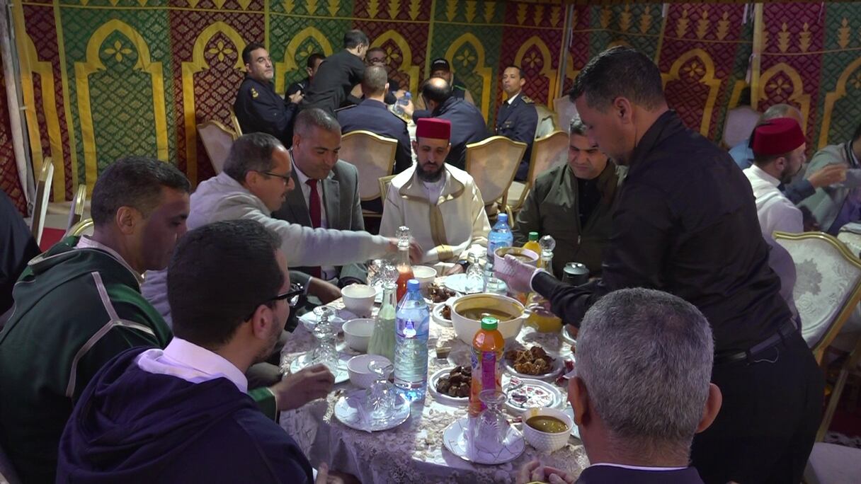 إفطار رمضاني يجمع نزلاء ونزيلات سجن أيت ملول بأسرهم