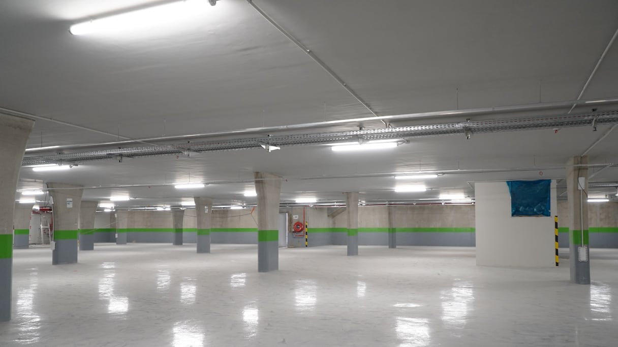 موقف السيارات مثلث الفنادق