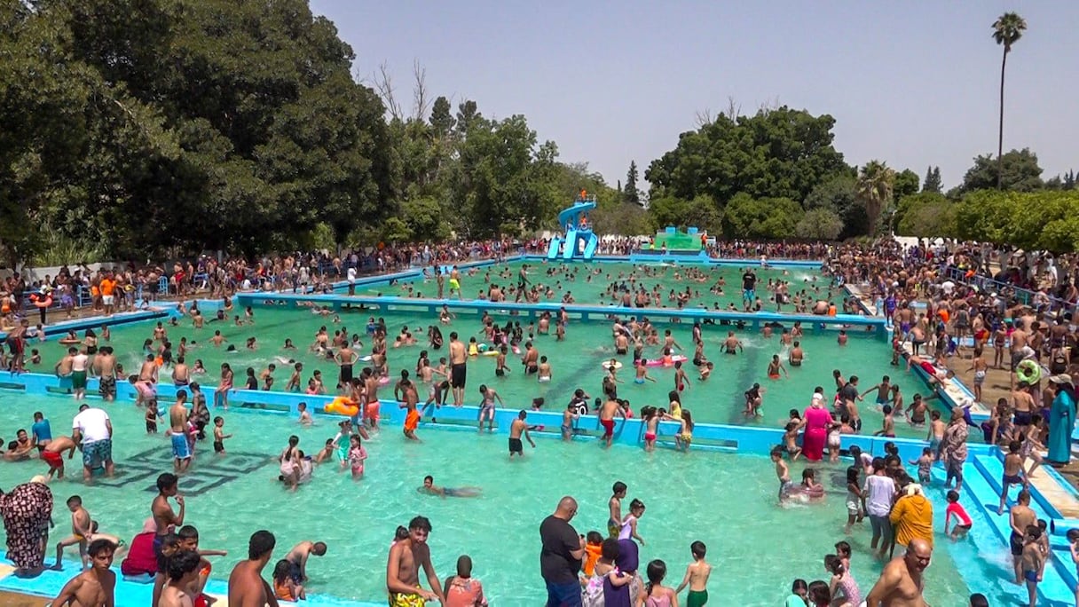 المسبح البلدي لمكناس.. وجهة مُفضّلة لدى سكان العاصمة الاسماعيلية في فصل الصيف