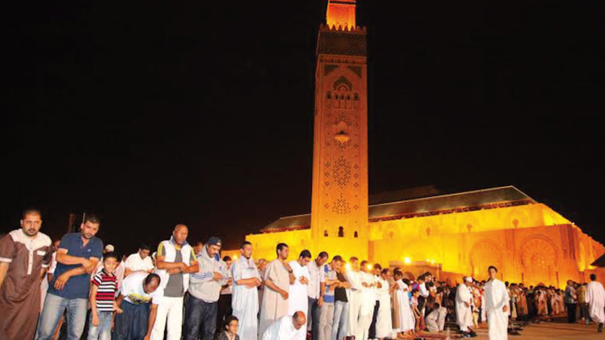 صلاة التراويح في مسجد الحسن الثاني