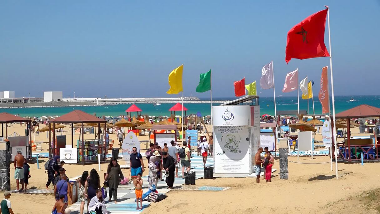 فضاء المكتب الوطني للسكك الحديدية يقدم ورشات ومباريات تحسيسية حول نظافة الشواطئ