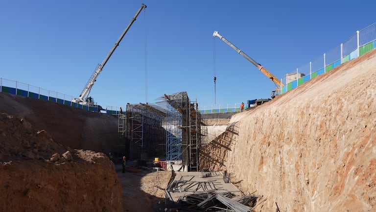 مشاهد حصرية لتشييد مفترق طرق من 3 مستويات بمدخل الدار البيضاء (خليل السالك /Le360)