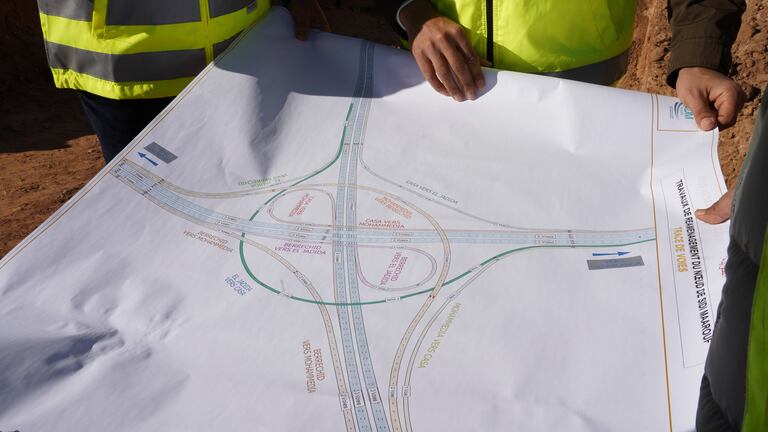 مشاهد حصرية لتشييد مفترق طرق من 3 مستويات بمدخل الدار البيضاء (خليل السالك /Le360)