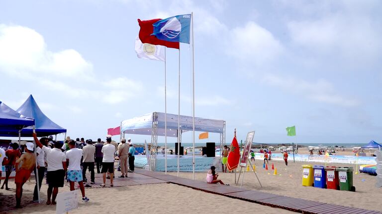 شاطئ بوزنيقة يرفع لواءه الأزرق للمرة 18 على التوالي