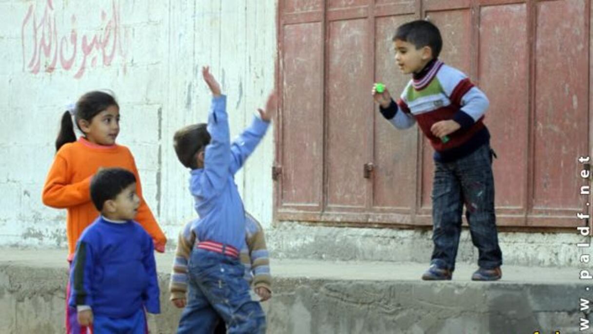 أطفال يلعبون