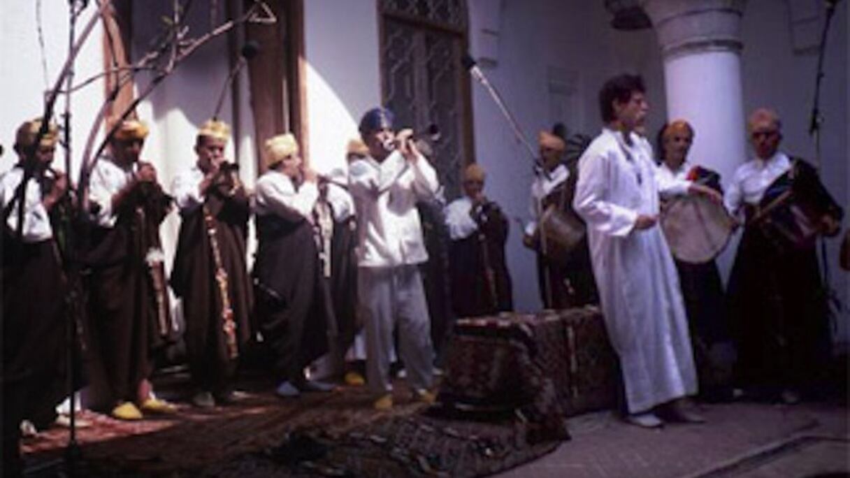 جاغير يجرب الطبل في طنجة سنة 1989
