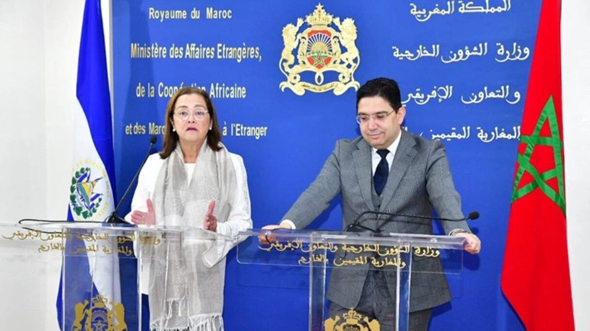 ناصر بوريطة مع وزيرة الشؤون الخارجية بجمهورية السلفادور ألكسندرا هيل
