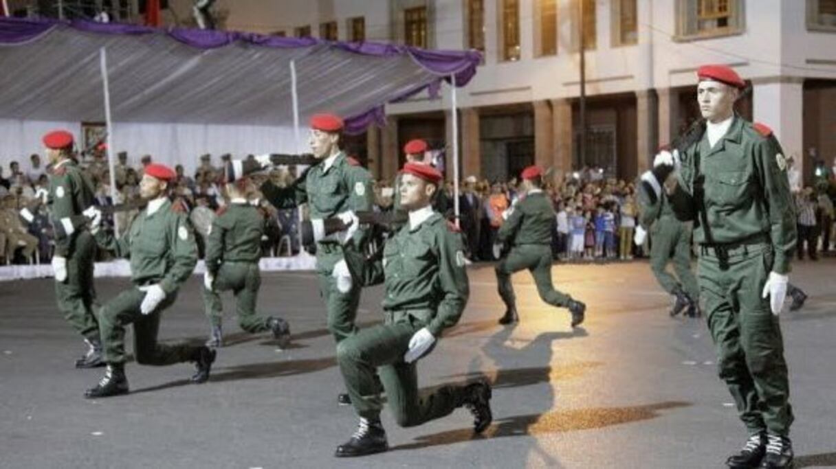 جزء من العرض الذي قدمته جزء من فرقة مسلحة للحرس