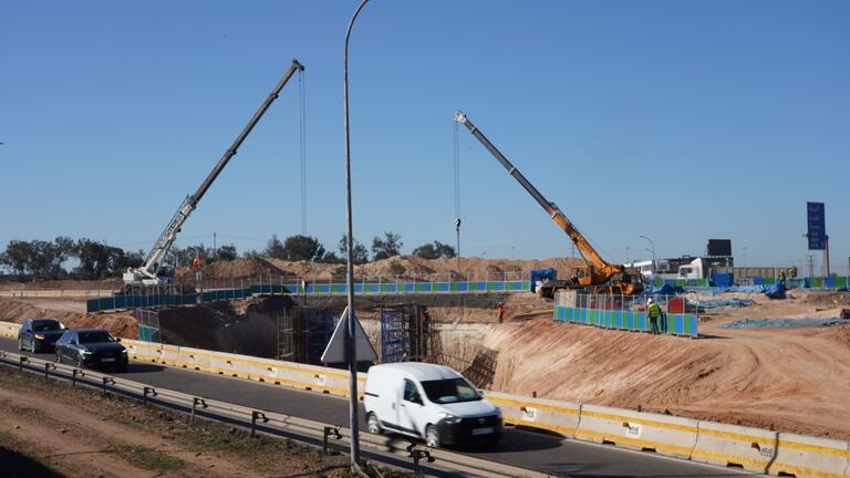 مشاهد حصرية لتشييد مفترق طرق من 3 مستويات بمدخل الدار البيضاء (خليل السالك /Le360)