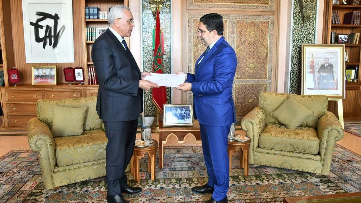 وزير الشؤون الخارجية والتعاون الإفريقي، ناصر بوريطة، خلال استقبال عبد الرشيد طبي، وزير العدل حافظ الأختام، بالجمهورية الجزائرية الديمقراطية الشعبية
