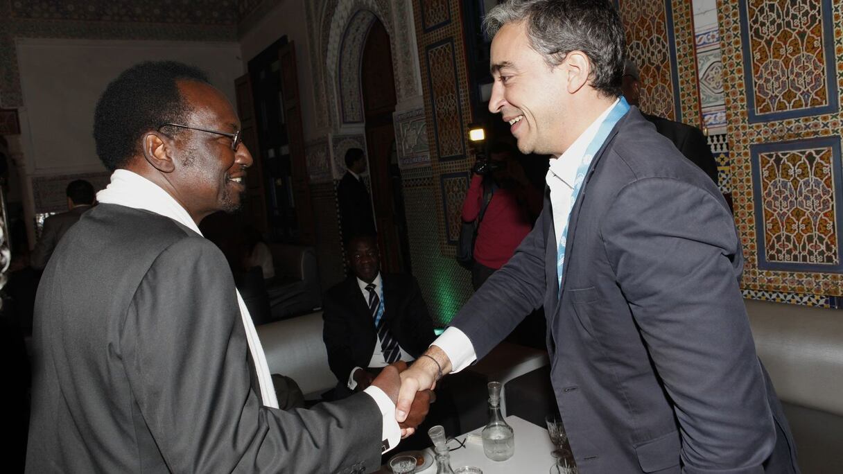 الرئيس المالي السابق المحتفى به 
