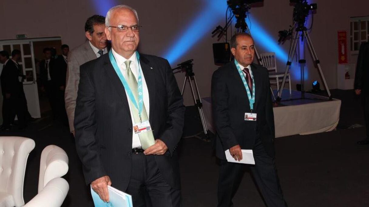 كبير المفاوضين الفلسطينيين صائب عريقات ورئيس الحكومة الليبي السابق محمود جبريل يتوجهان إلى منصة "ميدايز"