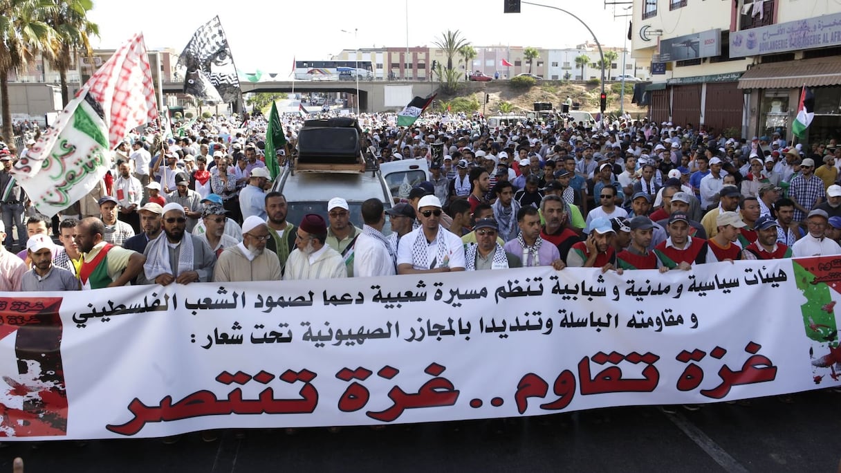 الآلاف في شارع أبي شعيب الدكالي لبوا نداء المسيرة.
