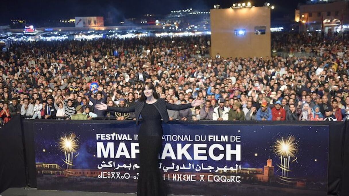 الممثلة الإيطالية تلتقي جمهورها بساحة جامع الفنا الشهيرة
