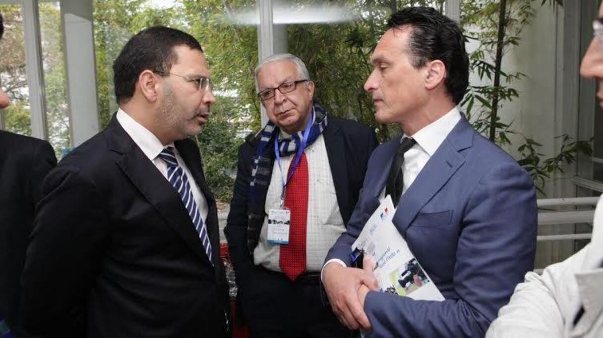 مصطفى الخلفي في حديث مع جون مارك بيرتون مدير المعهد الفرنسي بالمغرب
