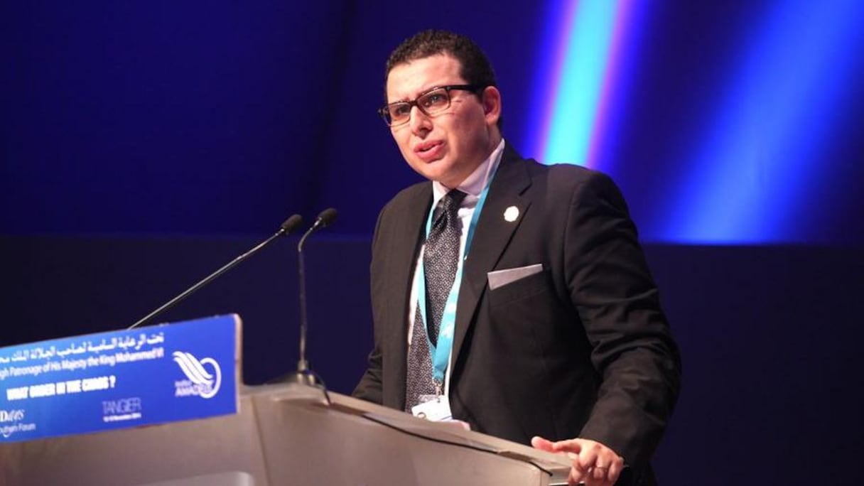 إبراهيم الفاسي الفهري مدير معهد "أماديوس" يلقي كلمة منتدى "ميدايز"