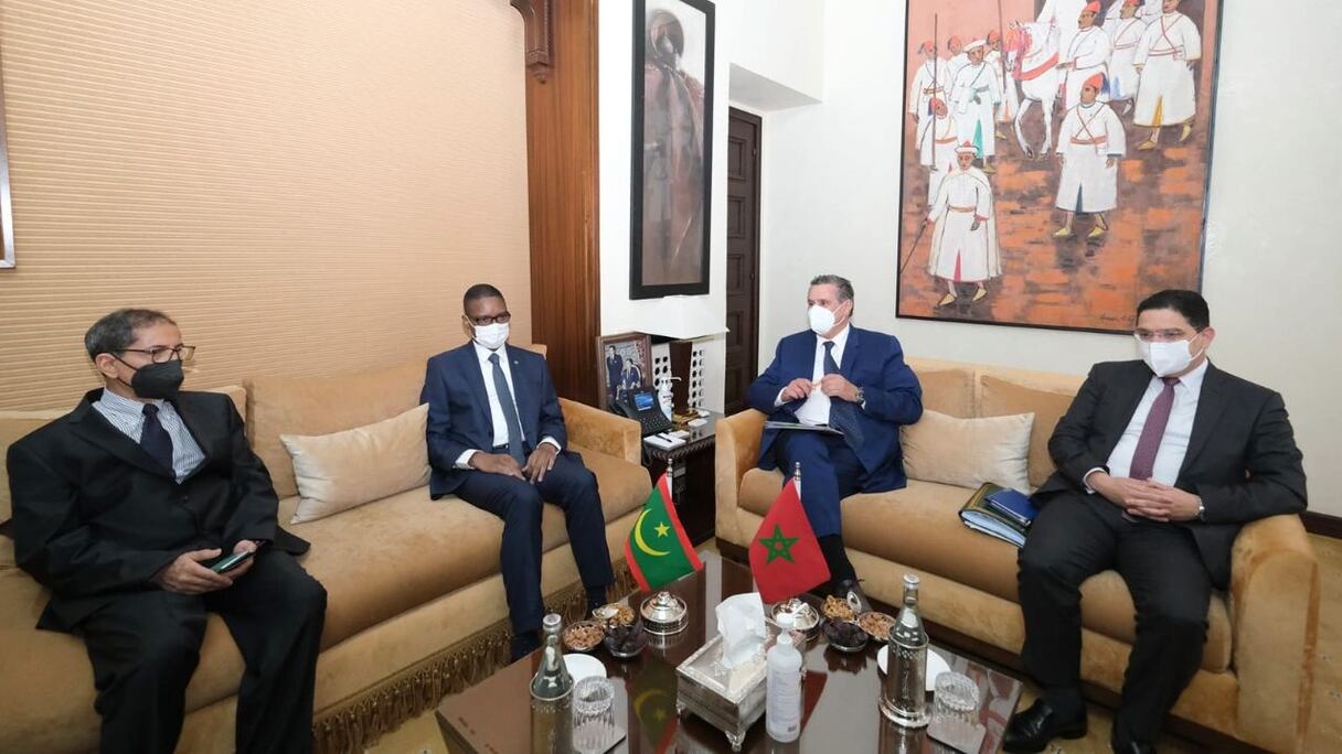 عزيز أخنوش يجري محادثات مع الوزير الأول الموريتاني
