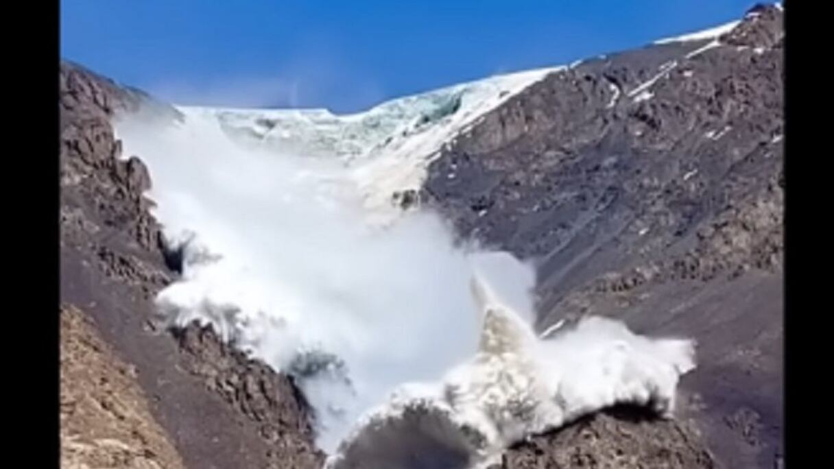 إنهيار ثلجي
