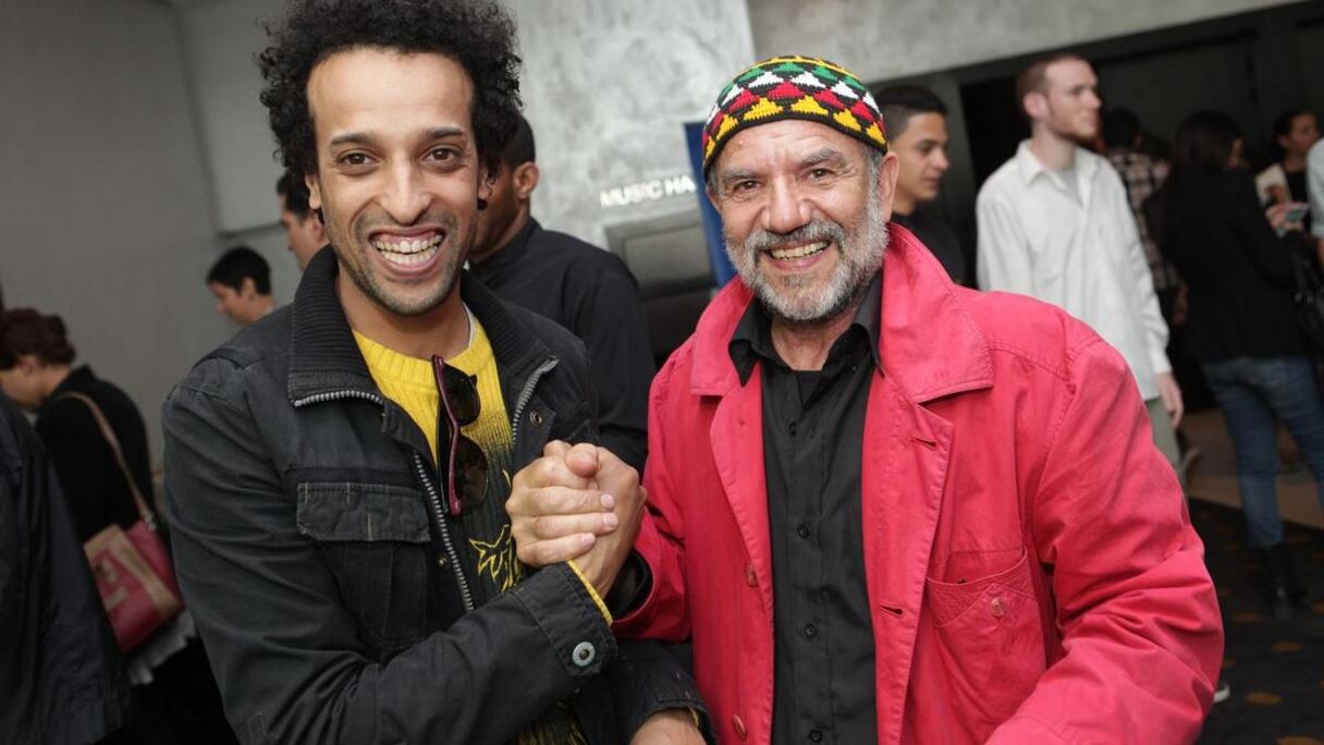 لمعلم باري مع جون الكناوي الأبيض