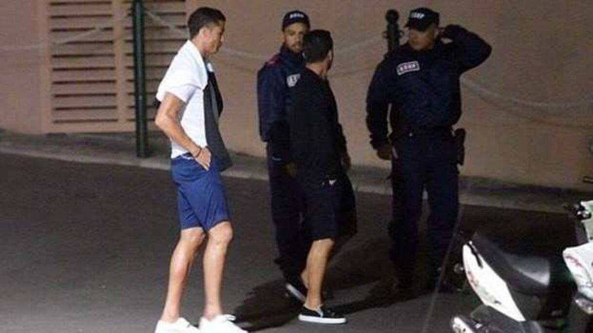 رونالدو بعد ضبطه يقوم بالمخالفة
