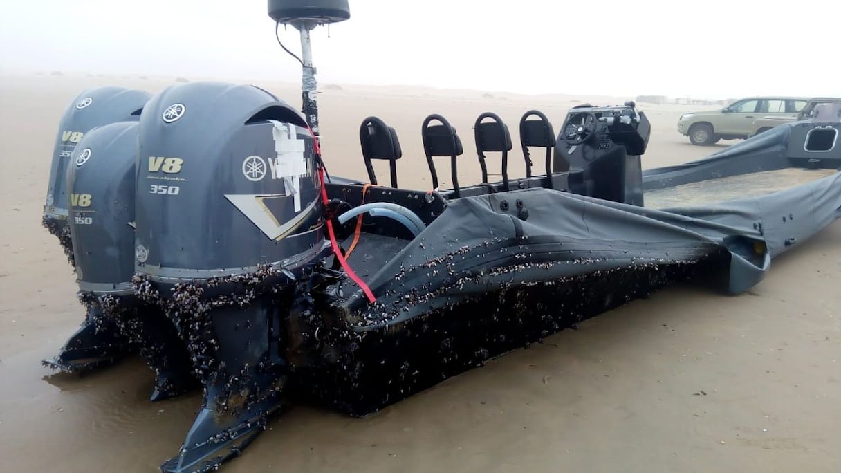 القارب المطاطي المحجوز من قبل عناصر الدرك