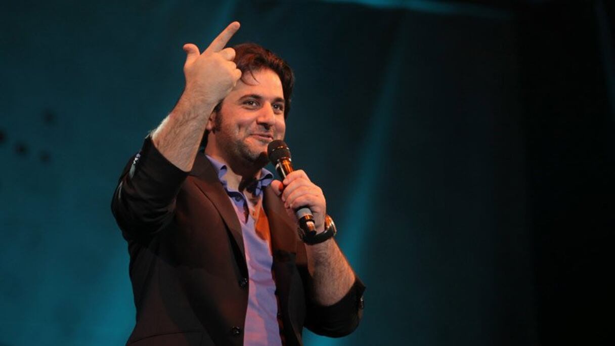 ملحم زين الفنان اللبناني الرومانسي، ربما يخيب ظن معجباته حين يعلمن أنه يدخل في خانة قصار القامة
