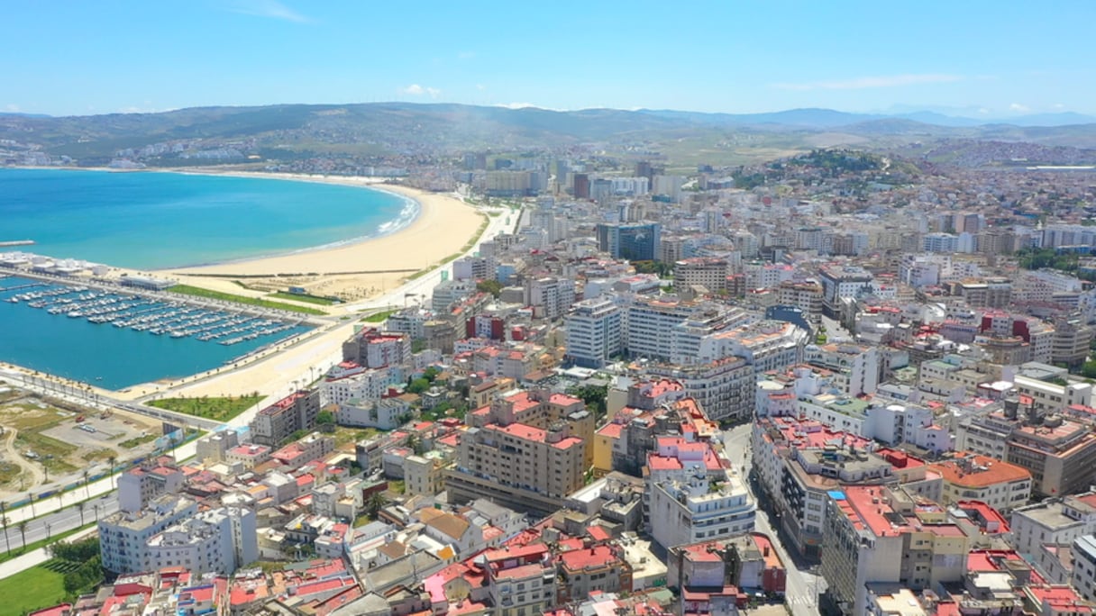 الشريط الساحلي لمدينة طنجة