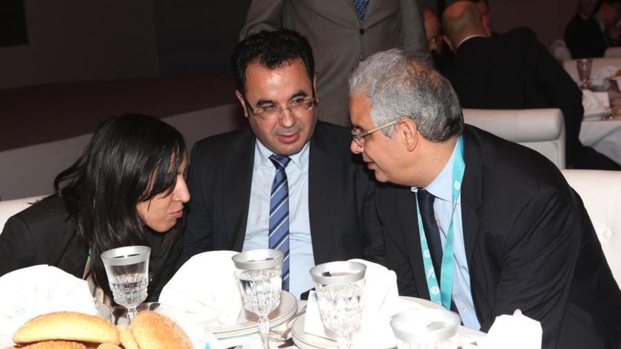 عمدة طنجة فؤاد العماري يتابع باهتمام حديث رئيس المجلي الاقتصادي والاجتماعي والبيئي نزار بركة والوزيرة المنتدبة امباركة بوعيدة