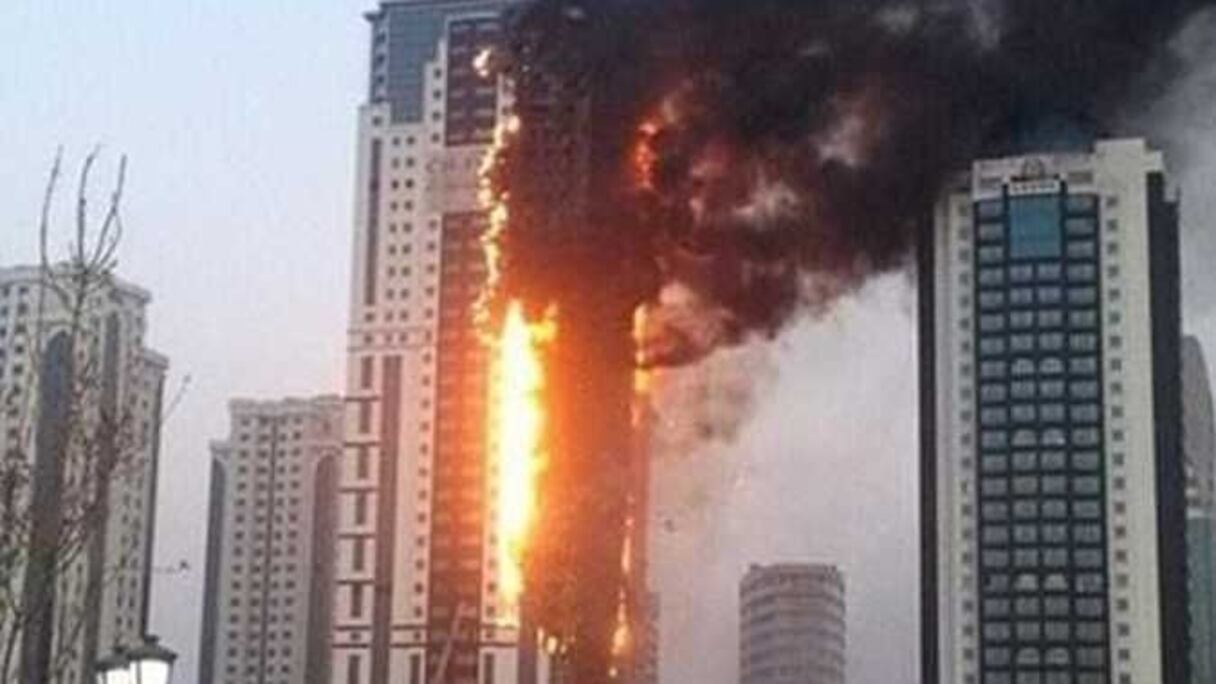 ناطحة السحاب المحترقة
