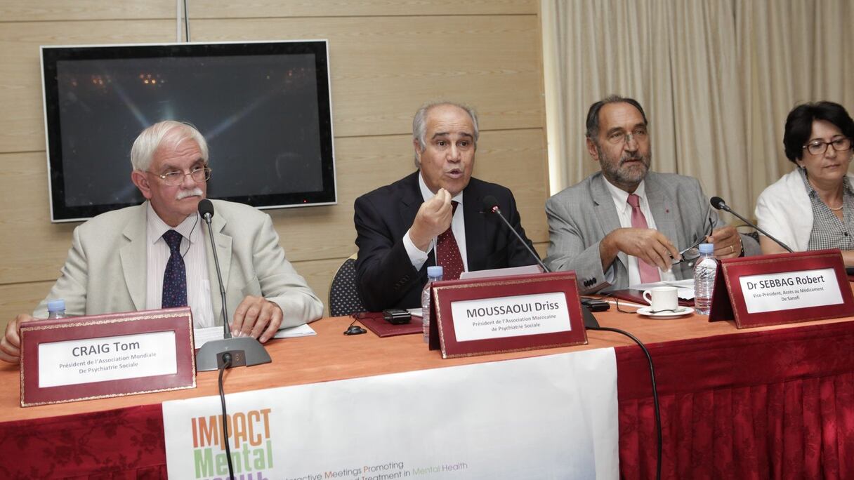 البروفيسور الموساوي يتحدث عن تنفيذ برنامج الحوصل على العلاج في مجال الصحة العقلية.