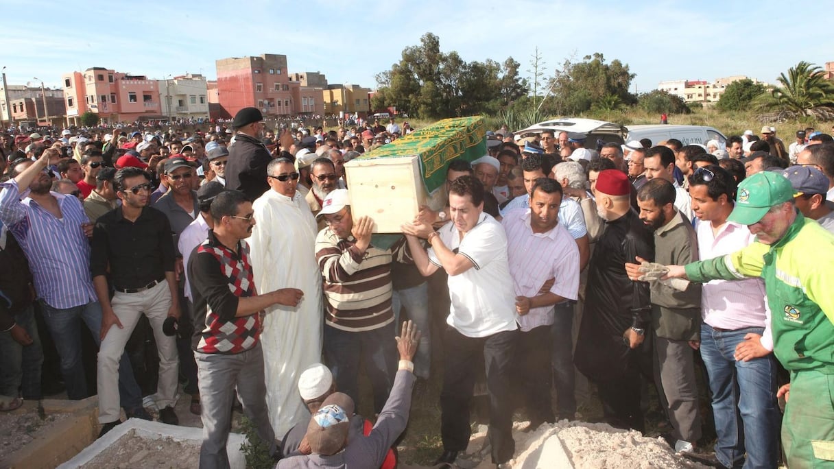 جماهير حاشدة رافقة الفقيد إلى مثواه الأخير
