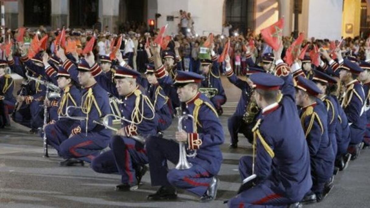 العرض استعملت فيه آلات موسيقية عزفت مقطوعات وطنية.