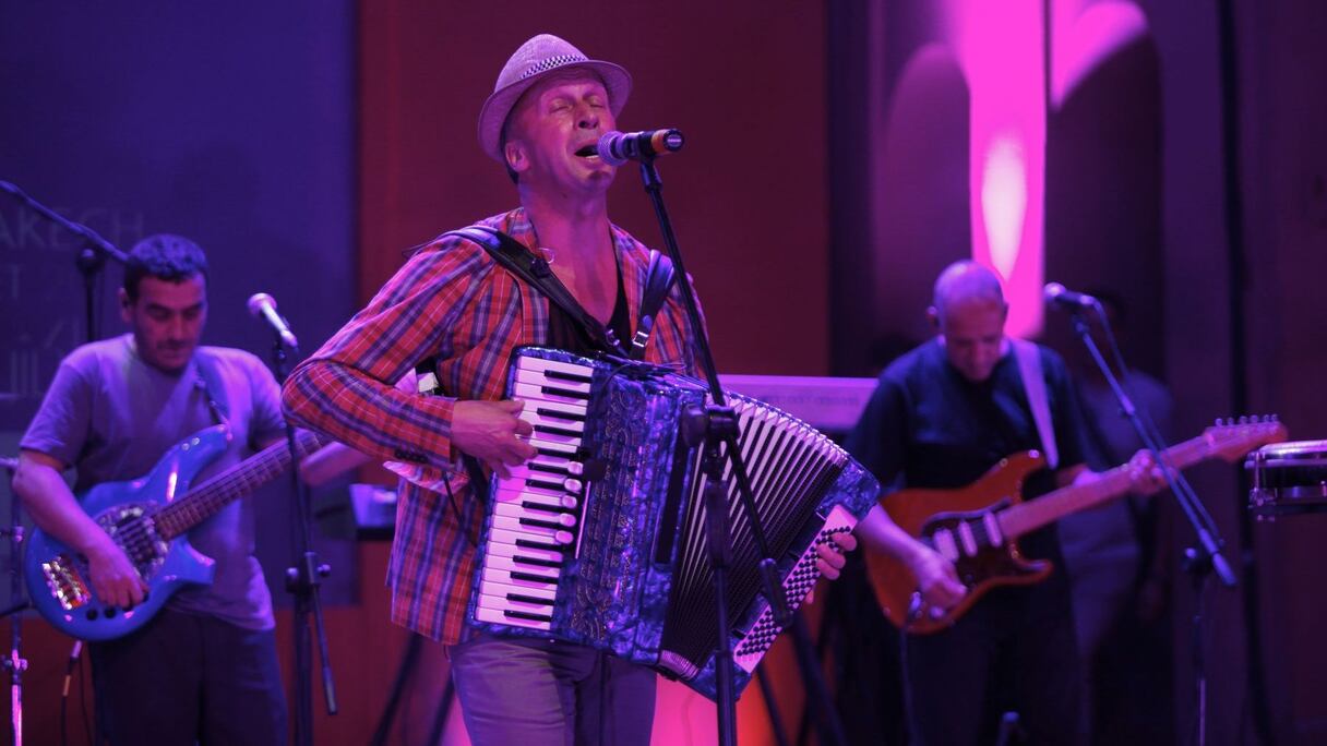 يوسف بوكلة قائد الأركسترا الوطنية لباربيس
 
 
