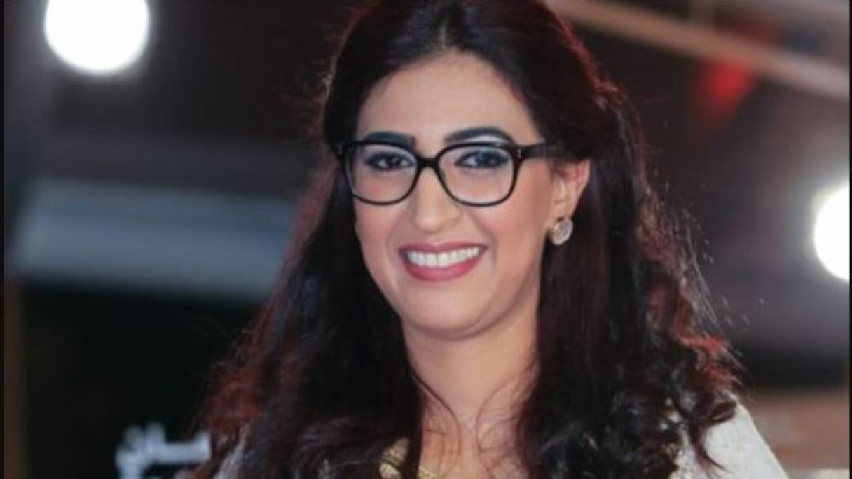 الفنانة دنيا بوطازوت
