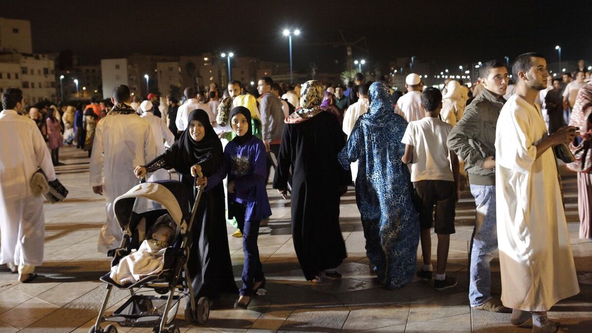 كل الأعمار حضرت لإحياء الليلة المباركة.. من الصبي إلى الشيخ
