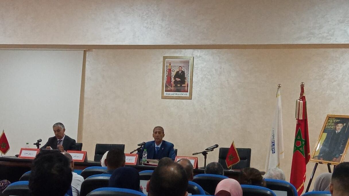 محاضرة للباحث نور الدين بلحداد بكلية الآداب بنمسيك بالدار البيضاء،
