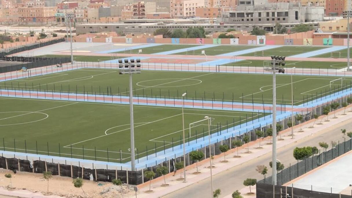 القرية الرياضية بالعيون
