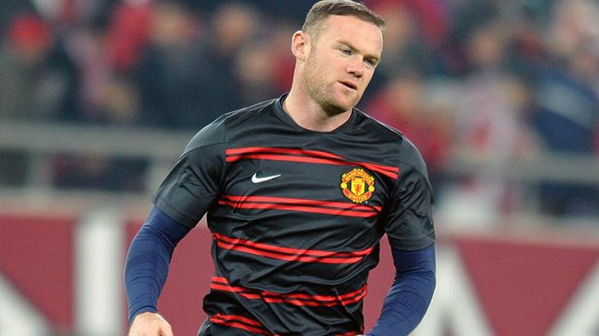 استفاق الإنكليز بعد خسارتهم المذلة أمام الألمان في مونديال 2010، على فضيحة جديدة كان بطلها نجمهم وفتاهم الذهبي وأين روني. لاعب الشياطين الحمر.