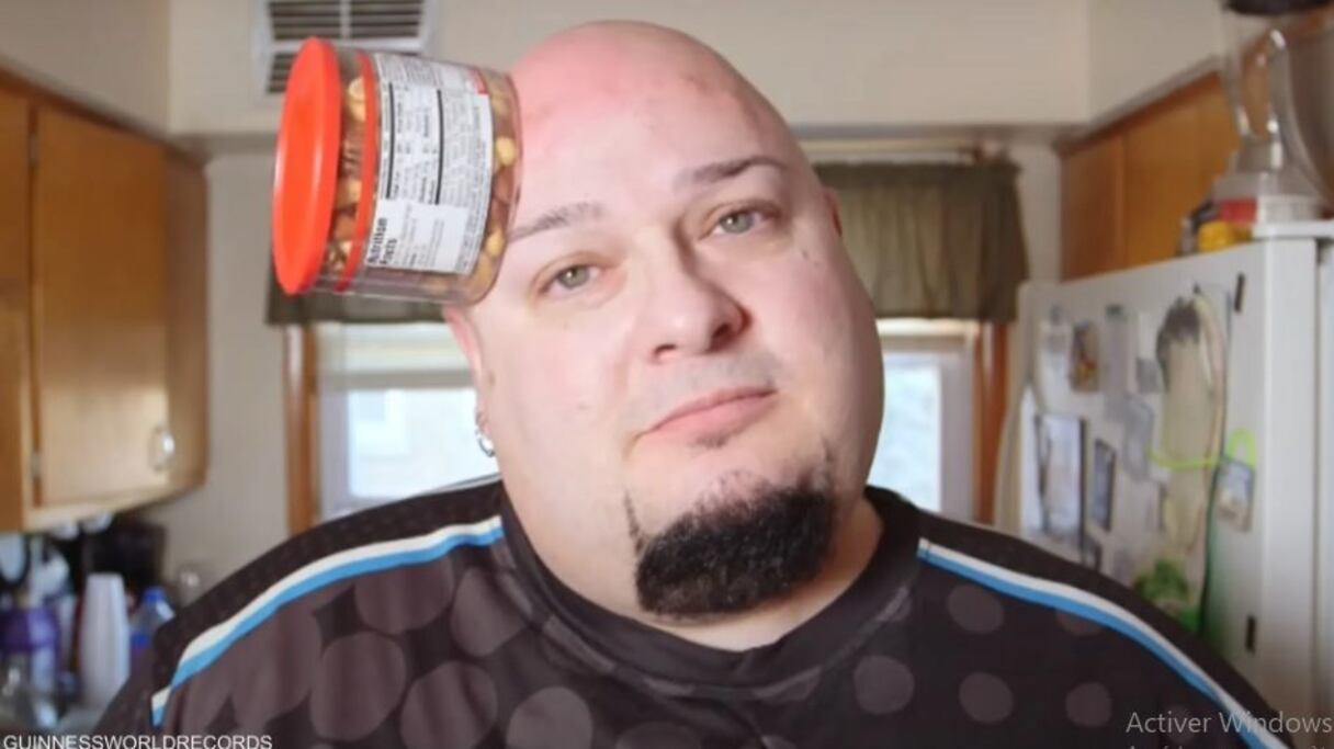 كيتون يمتلك بشرة استثنائية