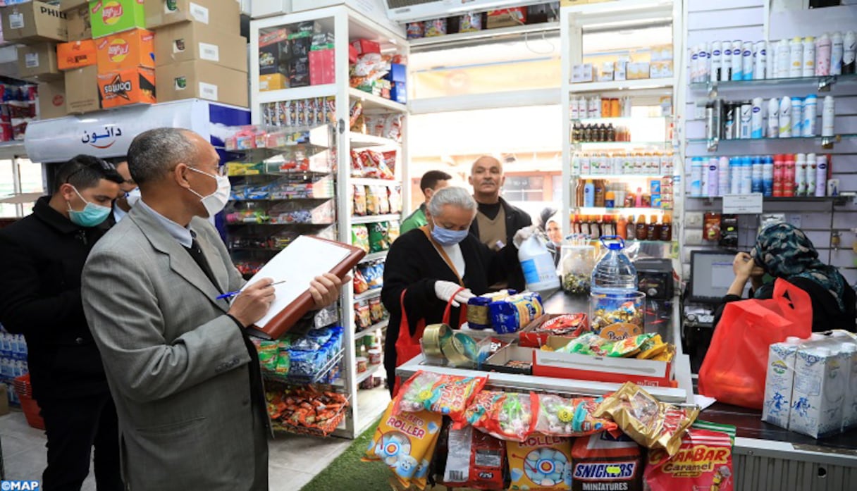 صورة من الأرشيف-عملية مراقبة الأسواق التي تقوم بها اللجان المختلطة