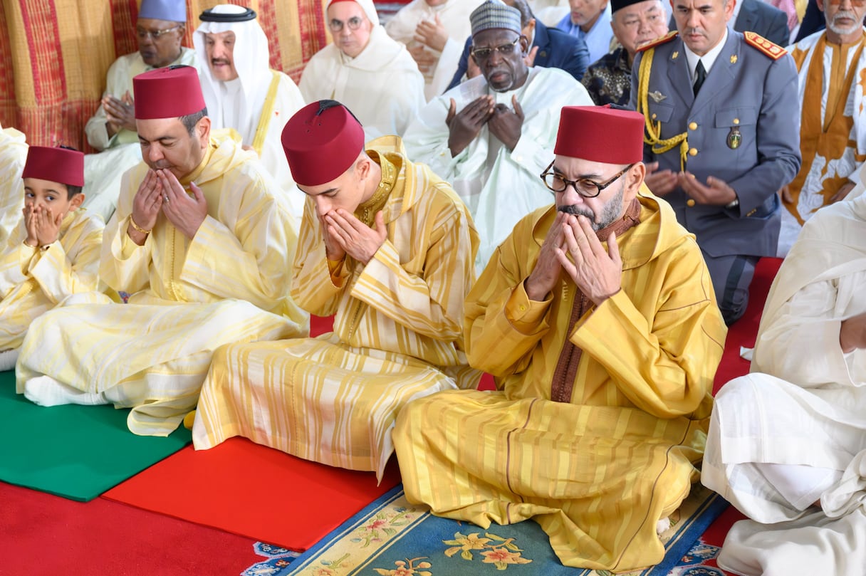 Le Roi Mohammed VI a accompli, samedi 22 avril 2023, la prière de l’Aïd Al-Fitr à la Mosquée Al Mohammadi à Casablanca.