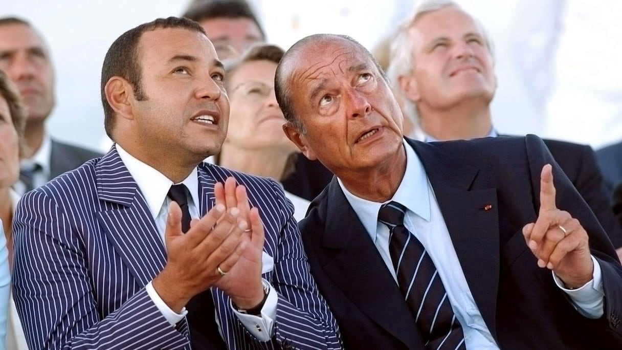 بعد سنة من توليه الحكم، قام محمد السادس بزيارة رسمية للرئيس الفرنسي آنذاك جاك شيراك، الذي ربطته علاقات عميقة بالراحل الحسن الثاني.