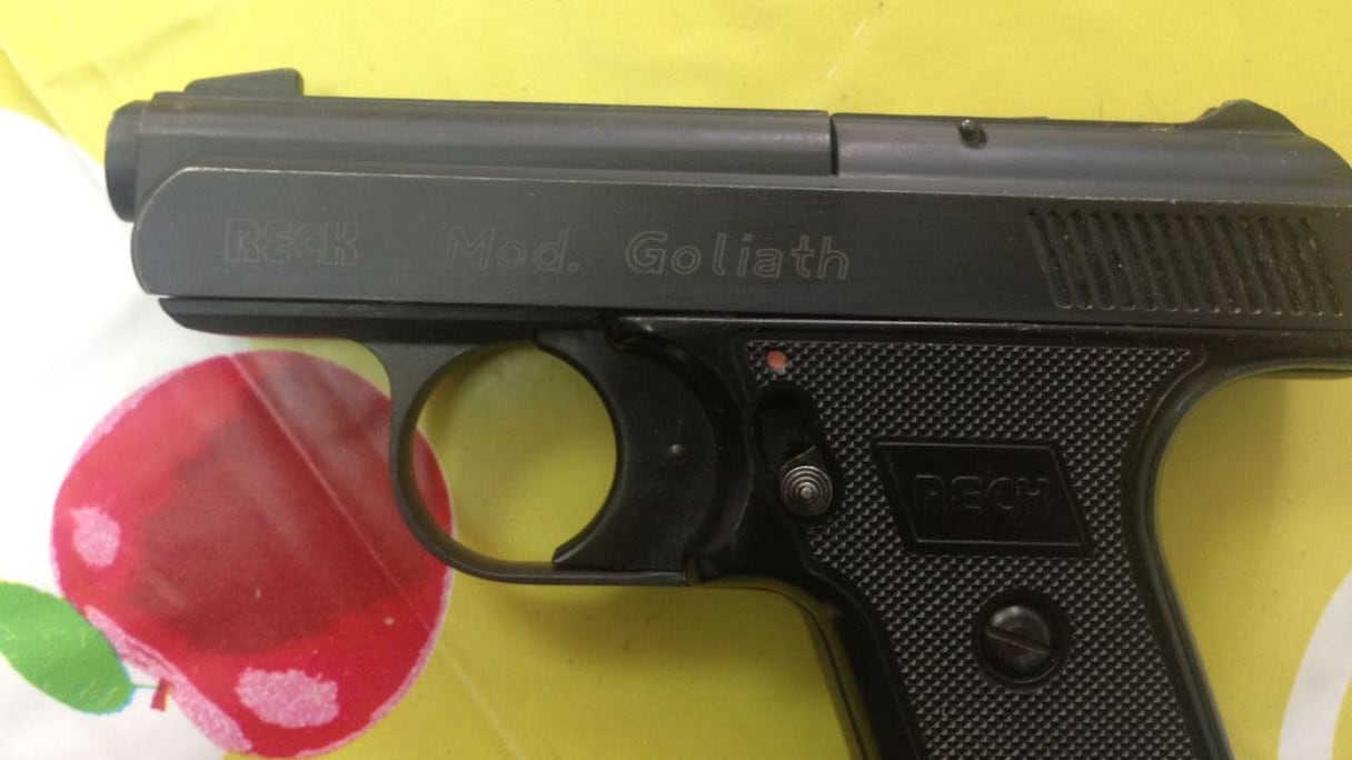 العثور على مسدس بميناء طنجة
